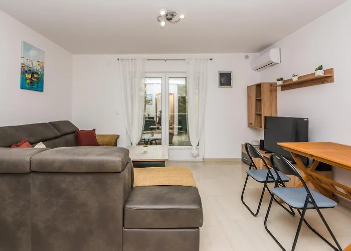 Apartment With Parking Space - 20799 *