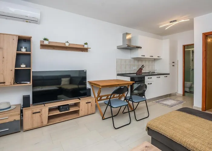 Apartment With Parking Space - 20799